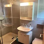 Bed & Breakfast In Car-free - Hop In Nest 3*