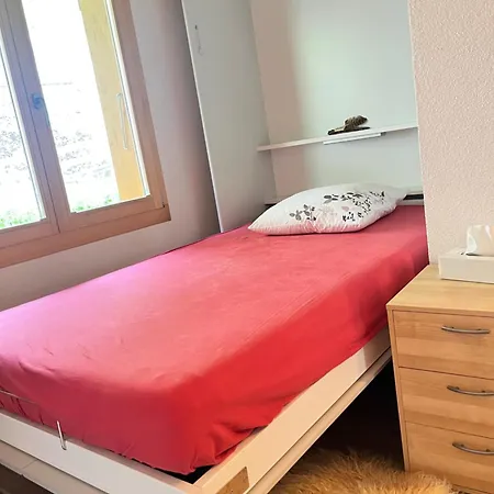 In Car-free - Hop In Nest Bed and breakfast