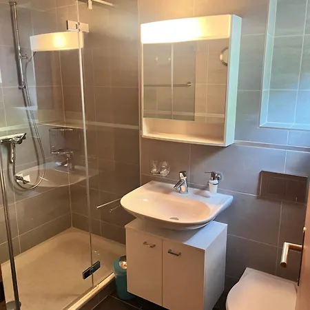 Bed & Breakfast In Car-free - Hop In Nest 3*