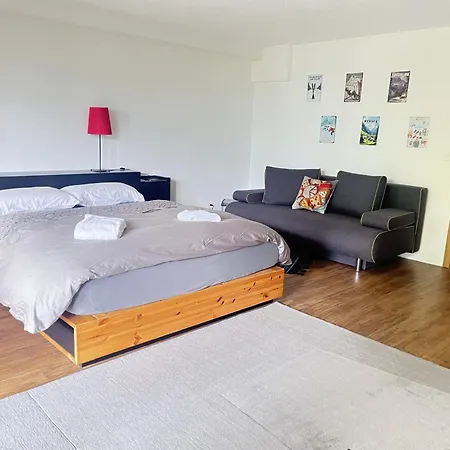 Bed and breakfast In Car-free - Hop In Nest