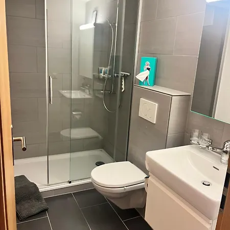 In Car-free - Hop In Nest